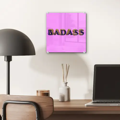 Felroze - Badass - Panterprint - Schaduw plexiglas 5mm klein -sfeer6