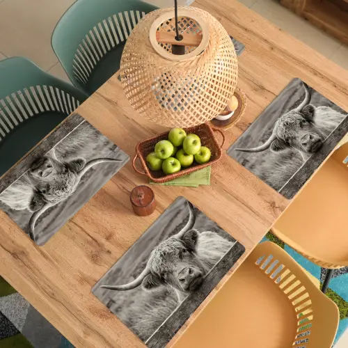 Schotse hooglander - Zwart - Wit - Hout Placemat vinyl groot -zzsfeer5_Kitchenyeah-website