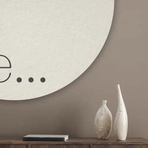 Minimalistisch - Love - Beige Akoestische PET Vilt - Rond klein -sfeer5_closeup