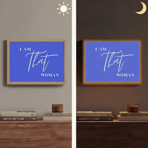 Blauw - I am that woman - Sierlijk - Minimalistisch Light Box met batterij (Wandlamp) middel -sfeer3
