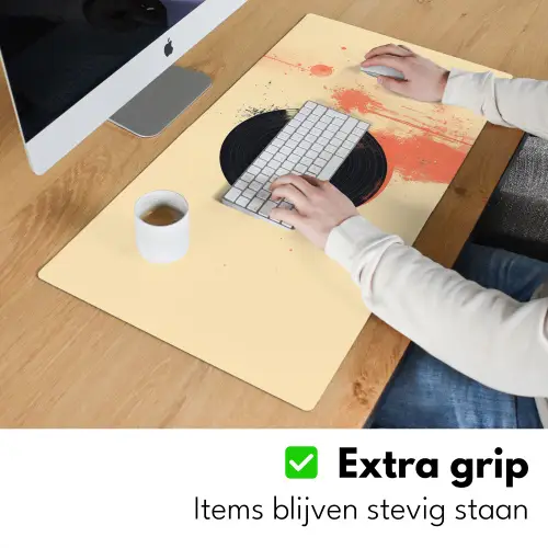 Vinylplaat - Zwart - Verfspatten - Retro Muismat XXL klein -sfeer3