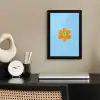 Bloem - Smiley - Kleurrijk fotolijst zwart zonder passe partout klein -sfeer1