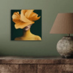 Vrouw - Hoed - Geel aluminium wit klein -sfeer2