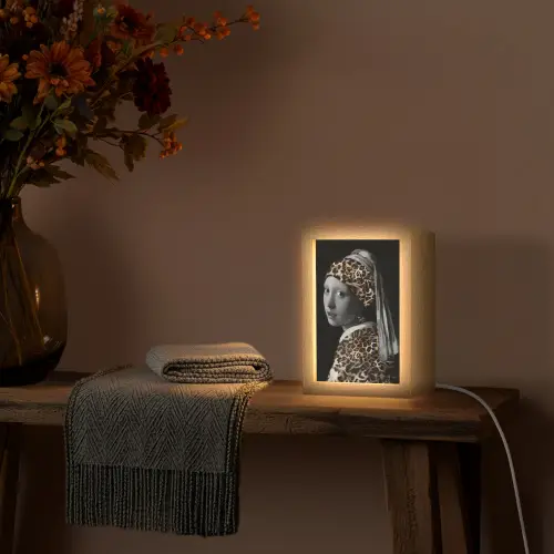 Het meisje met de parel - Johannes Vermeer - Panterprint Light Box met kabel (Tafellamp) klein -sfeer4