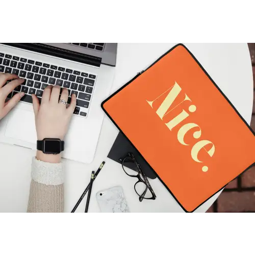 Oranje - Gebroken wit - Nice laptophoes neopreen klein -bureau