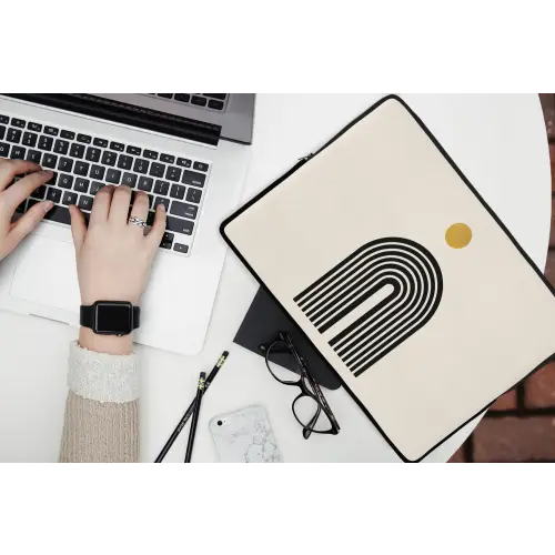 Minimalistisch - Zwarte boog - Gouden cirkel laptophoes neopreen klein -bureau