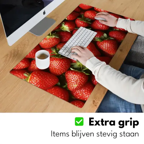 Aardbei - Fruit - Rood Muismat XXL klein -sfeer3