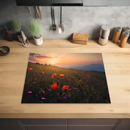 Bloemenveld - Gras - Bloemen - Planten - Zonsondergang - Oranje Inductie beschermer vinyl 3mm groot -sfeer5