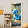 Süßer blauer Dino im Wald mit Namensfeld. deurposter klein -sfeer4