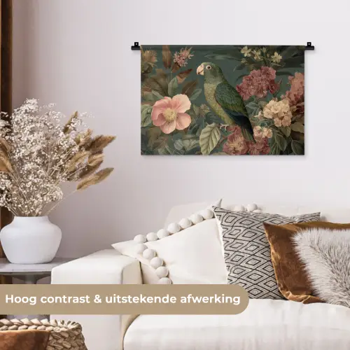 Groene papegaai - Kleurrijke bloemen - Donkere achtergrond Wandkleed katoen klein -sfeer1