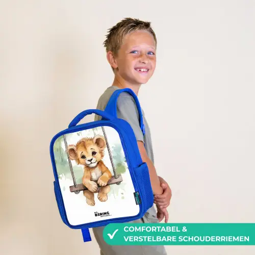 Lucas leeuw Kinderrugzak - Blauw middel -sfeer3_NL