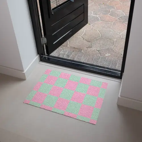Schaakbord patroon - Groen - Roze - Blokjes Deurmat klein -sfeer5