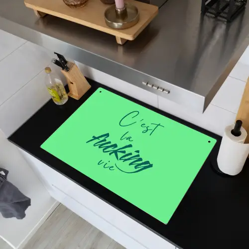 c'est la fucking vie - Groen - Penseelstijl Inductie beschemer met haakjes klein -sfeer1