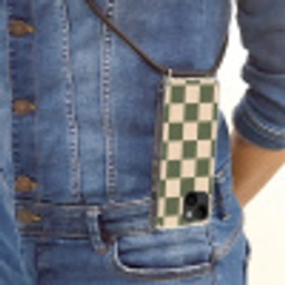 Schaakbord print - Groen - Beige - Blokjes Crossbody Case iPhone 14 middel -sfeer2