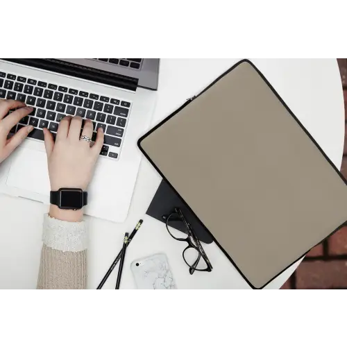 Interieur - Kleuren - Beige laptophoes neopreen klein 279 -bureau