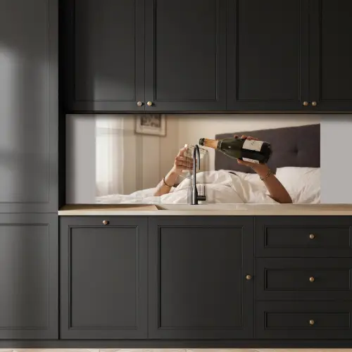 Champagne - Bed - Bubbels keuken achterwand 2 middel -sfeer1