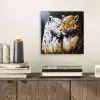 Luipaard - Oranje - Wit - Gras aluminium wit klein -sfeer1