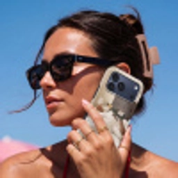 Champagne - Bed - Bubbels Toughcase MagSafe Apple iPhone 17 Pro Max klein -Sfeer2V