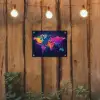 Wereldkaart - Kleurrijk - Graffiti tuinposter los doek klein -sfeer1