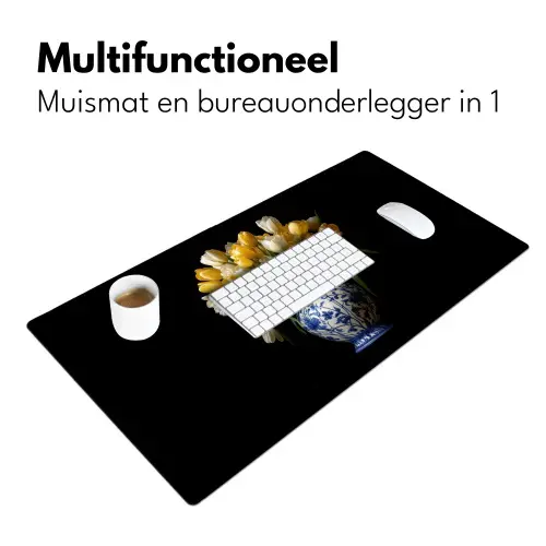 Geel - Tulpen - Vaas - Bloemen Muismat XXL klein -sfeer4