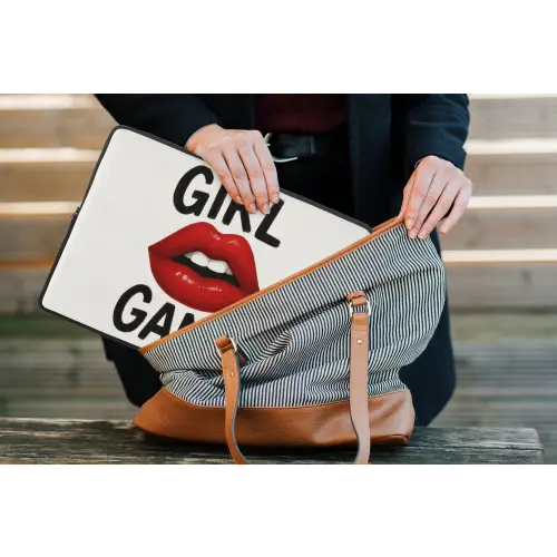 Lip - Girl - Rood - Letters laptophoes neopreen klein -tas