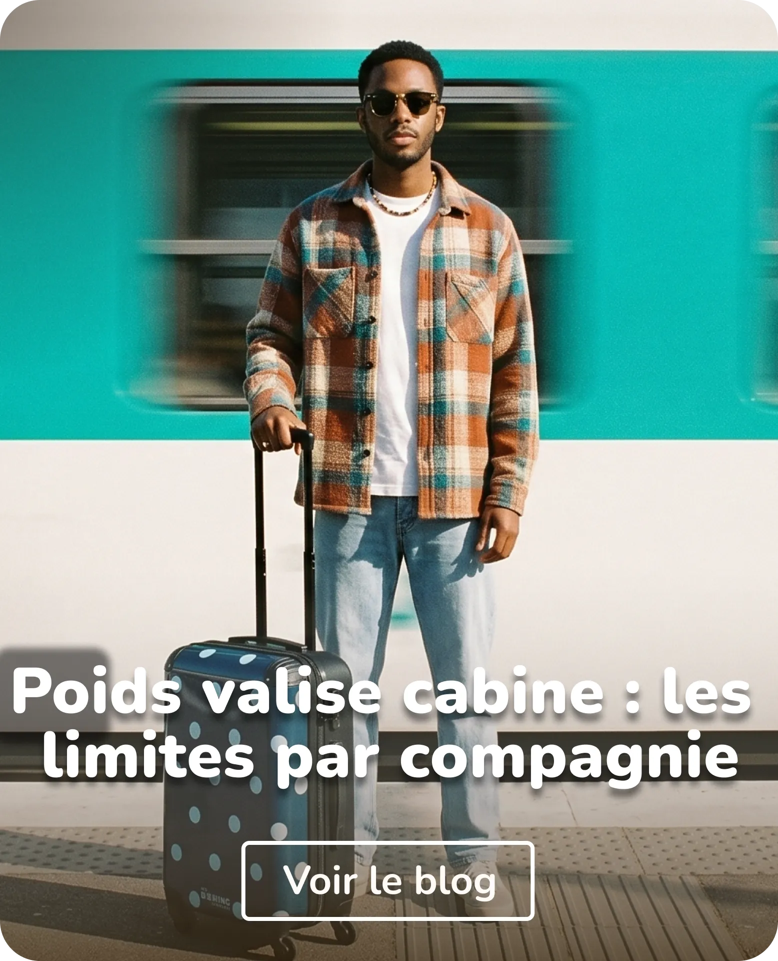 Un homme avec une valise devant un train