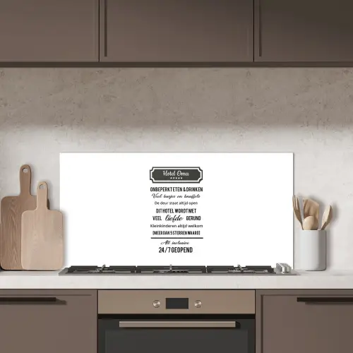 Hotel oma - Spreuken - Oma - Quotes keuken achterwand spatscherm middel -sfeer2