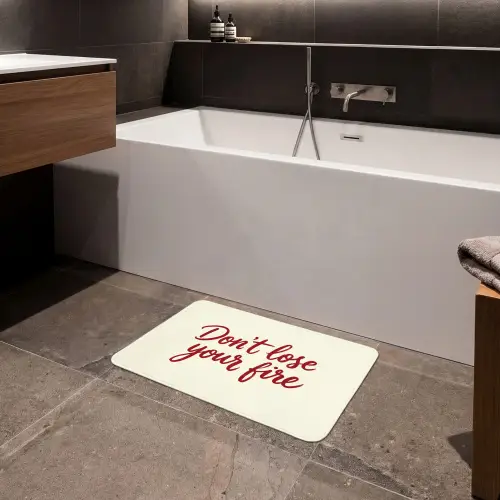 Don't lose your fire - Rood - Wit - Minimalistisch Badmat klein -sfeer3