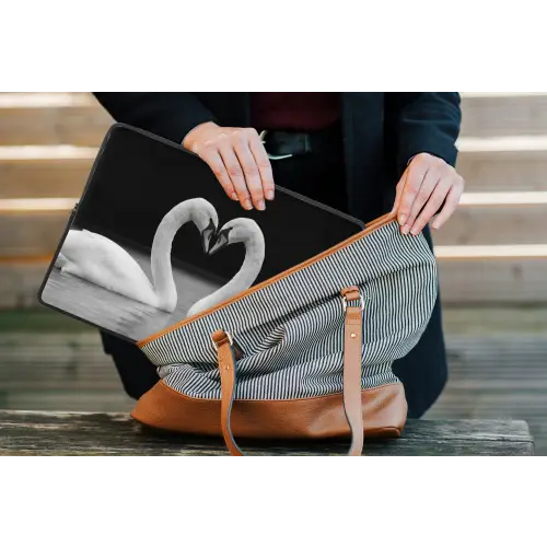 Zwanen - Hart - Zwart - Wit laptophoes neopreen klein -tas