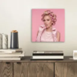 Vrouw - Roze - Parelketting - Krulspelden aluminium wit klein -sfeer1