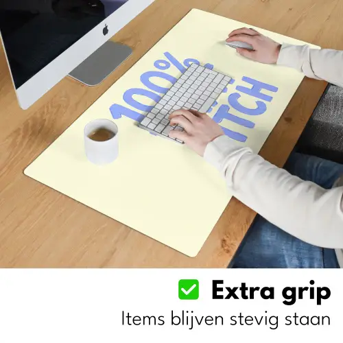 100% that bitch - Blauw - Wit Muismat XXL klein -sfeer3