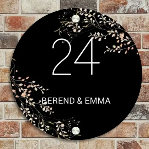 Botanisch - Zwart - Klassiek Naambord Rond klein -sfeer2
