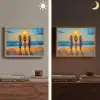 Vrouwen - Strand - Zondsondergang Light Box met batterij (Wandlamp) middel -sfeer3