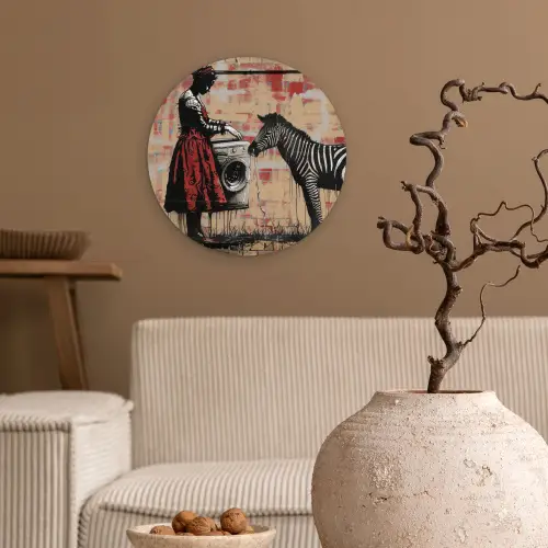 Street art - Zebra - Vrouw - Dieren - Graffiti - Banksy Wandcirkel kunststof plaat 5mm dik klein -sfeer1