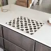Grafisch - Madeliefjes - Zwart - Beige Inductie beschermer vinyl 3mm klein 276 -sfeer8