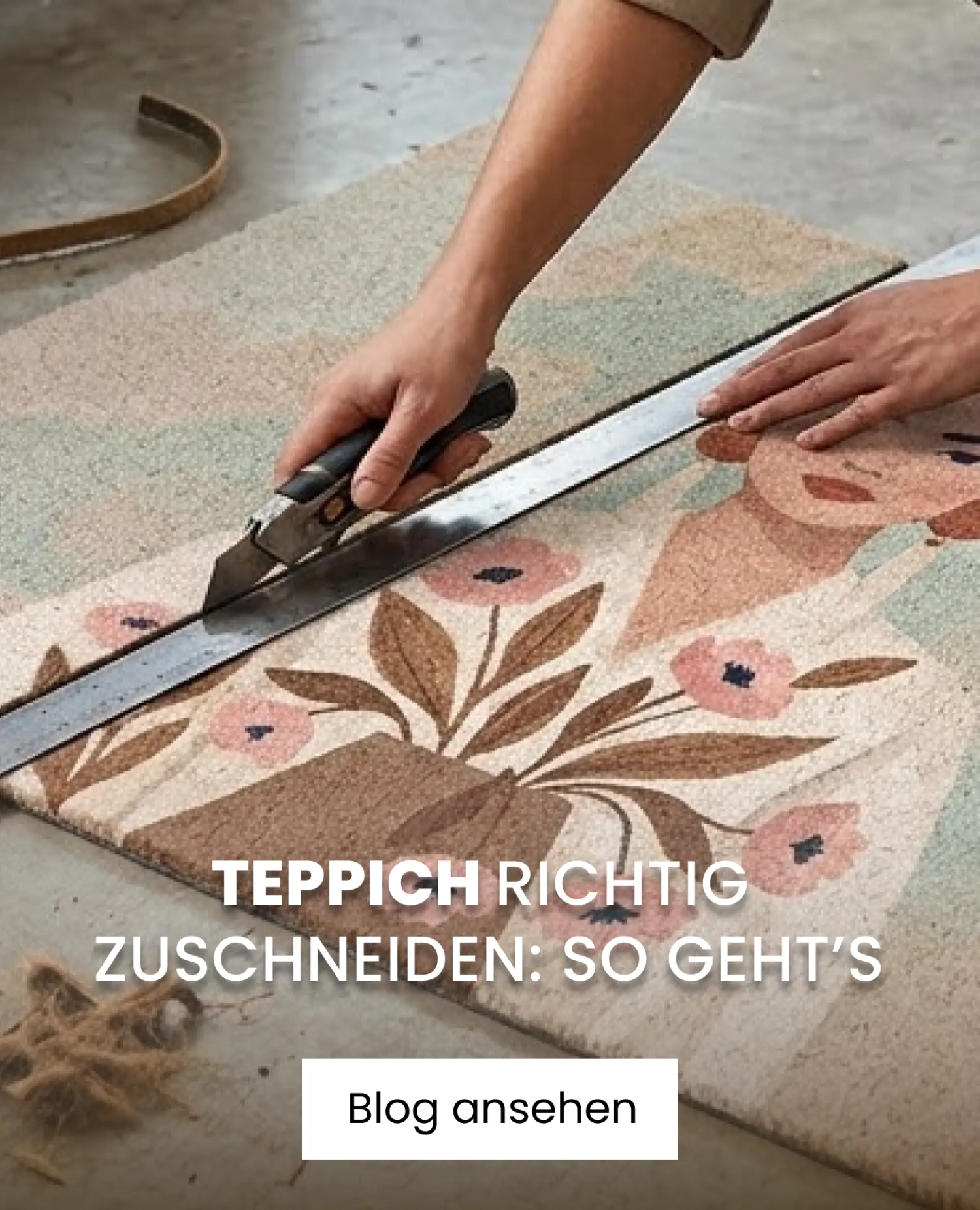 jemand wie Teppich schneiden ist 