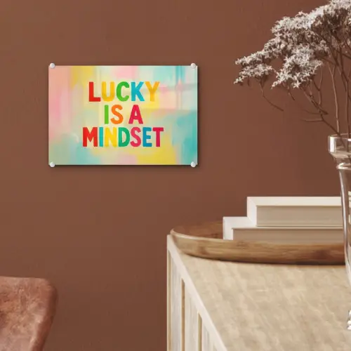 Quote - Lucky - Regenboogkleuren plexiglas 5mm klein -sfeer5