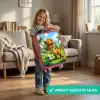 Dino met een voetbal in groen landschap Kinderkoffer - Roze klein -sfeer2_NL