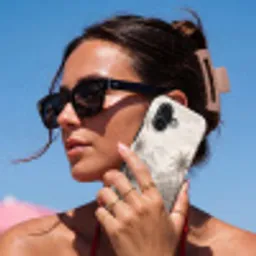 Jungle - Watervallen - Tropisch - Illustratie Toughcase MagSafe Apple iPhone 17 klein -Sfeer2V