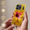 Geel - Hibiscus - Tropisch Telefoonhoesje iPhone 17 Pro klein -sfeer3_NL