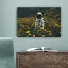 Astronaut - Bloemen - Veld - Geel canvas 2cm klein -sfeer4