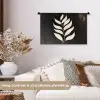 Blad - Wit - Minimalistisch Wandkleed katoen klein -sfeer1