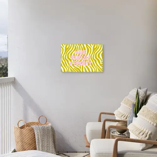 Zebraprint - Priority - Roze Tuinposter op houten frame 2 cm dik klein -sfeer1