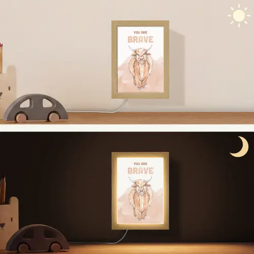 Yak - Oranje - Quote - 'You are brave' Light Box met kabel (Wandlamp kind) klein -sfeer3_kind