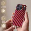 Lijnen - Rood - Beweging Telefoonhoesje iPhone 17 Pro klein -sfeer3_NL