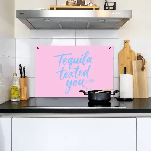 Tequila texted you - Roze - Blauw Inductie beschemer met haakjes klein -sfeer2