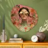 Vrouw - Bril - Roze - Bloemen Wandcirkel Organisch Aluminium middel -sfeer2