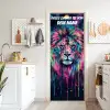 Bunter Löwe im Neon-/Graffiti-Stil mit personalisierbarem Namensfeld. deurposter klein -sfeer5