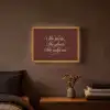 She plans she glows she achieves - Rood - Cursief Light Box met batterij (Wandlamp) middel -sfeer4
