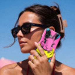 Konijn - Felroze - Sjaal - Abstract Toughcase MagSafe Apple iPhone 17 klein -Sfeer2V